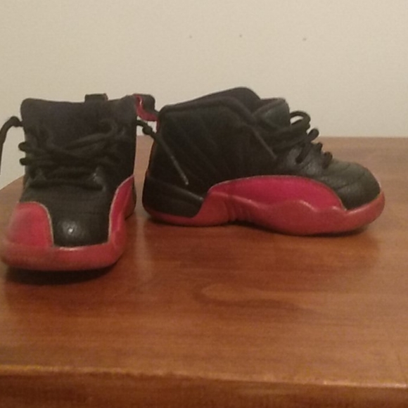 Retro 12 - Picture 2 of 4